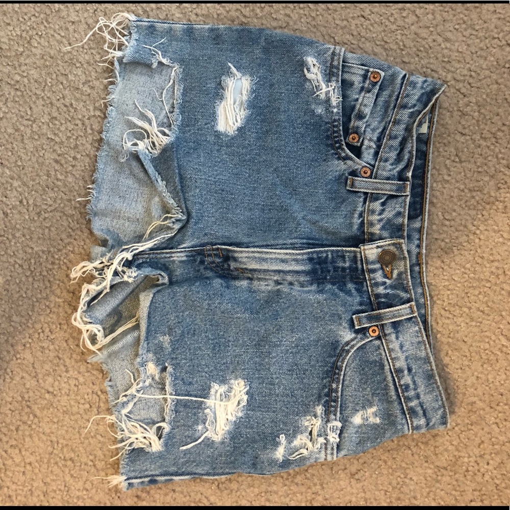 Renewed Levi’s high waisted denim shorts
